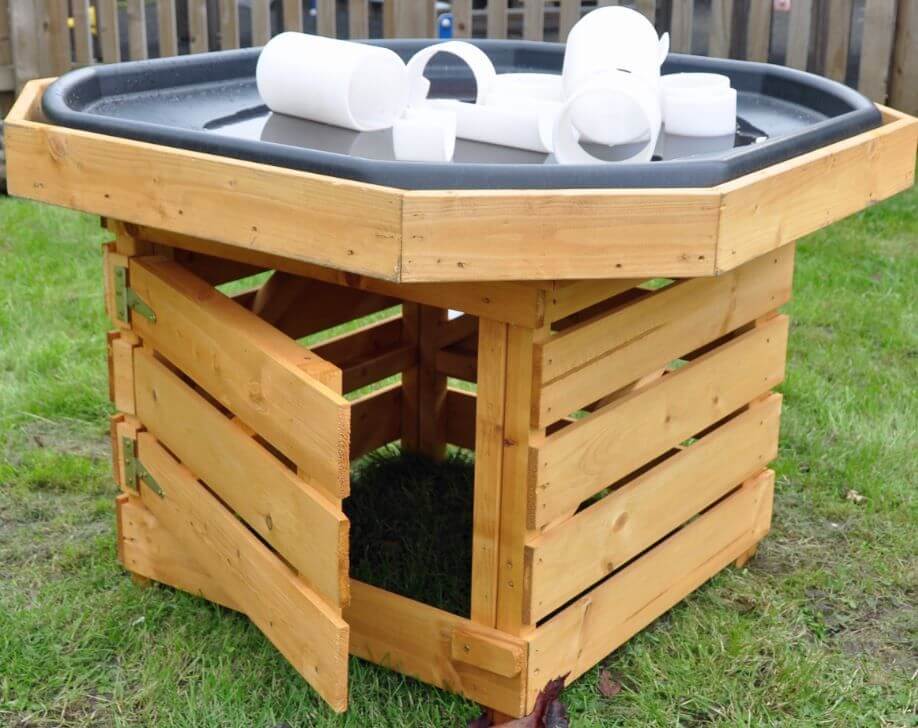 Self Select Large Tuff Spot Stand outdoors with a Tuff Tray On Top 